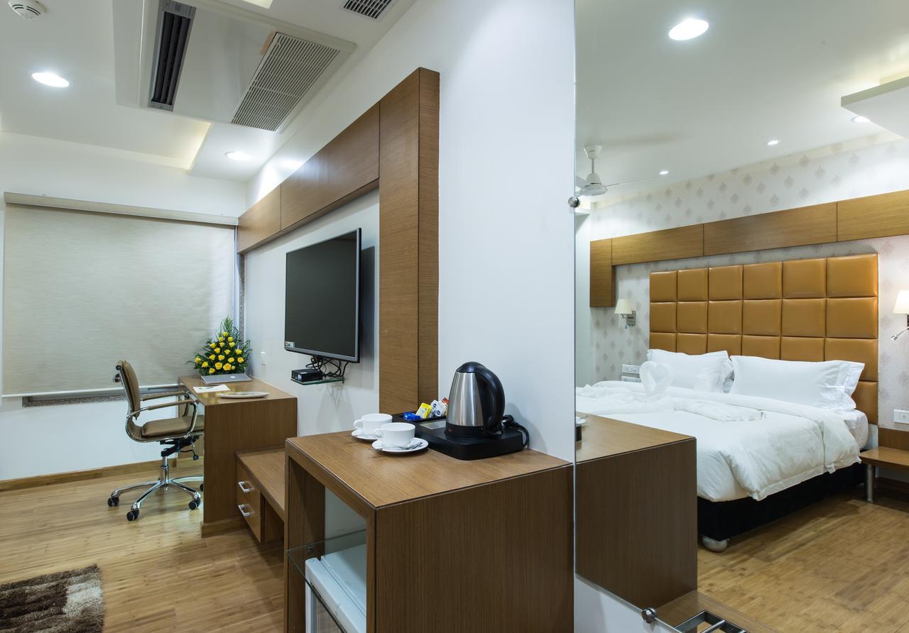 Hotel Atishay Bhopal Exterior foto